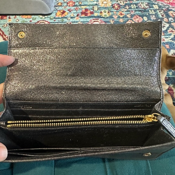 Miu Miu Metallic Silver Bow-Trim Continental Wallet - Picture 4 of 11